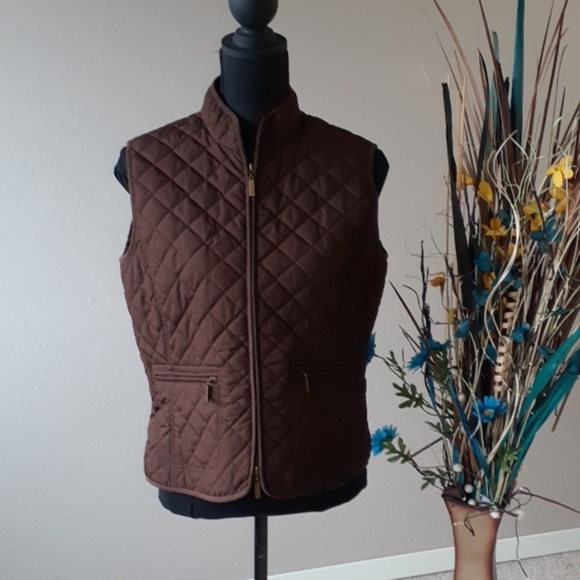 Van Heusen Jackets & Blazers - VANHEUSEN Quilted Ladies Zippered Vest M